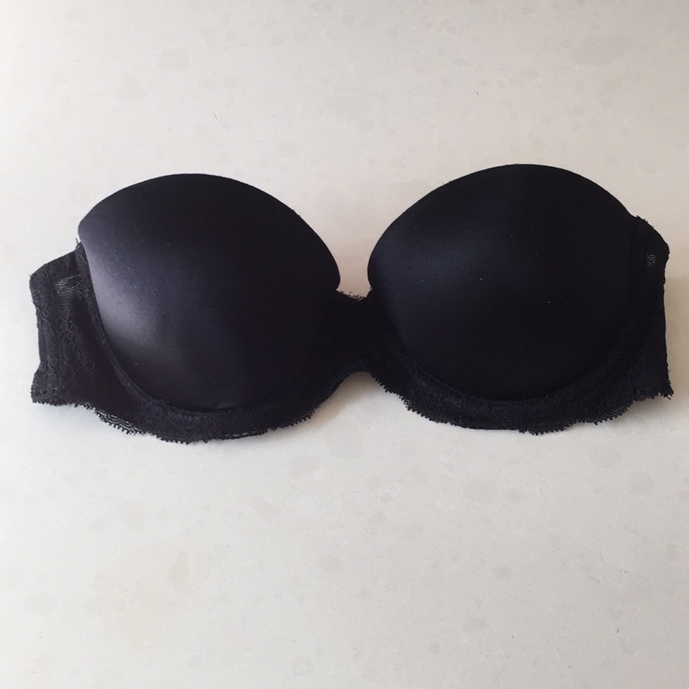 Victoria’s Secret lace strapless push-up bra 32B